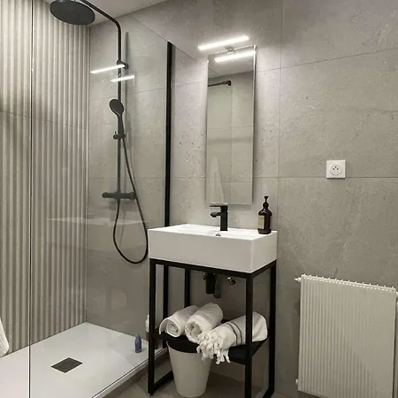 2 Pieces 2 Couchages Sur Bn100-c521 * Banyuls-sur-Mer